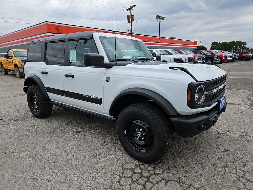 2026 Ford Bronco Big Bend in Oxford White — front three-quarter view